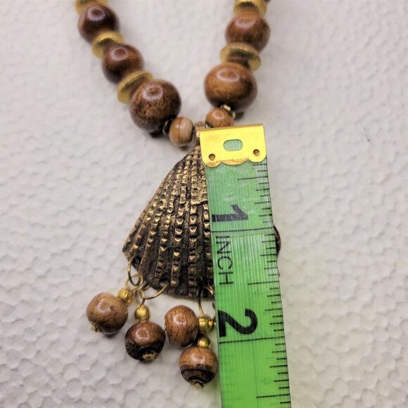 Wooden Round Beads with Shell Shape Pendant Necklace and Earrings Set - Picture 6 of 11